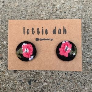 2/$15 🦋 Floral Fabric Button earrings vintage handmade
